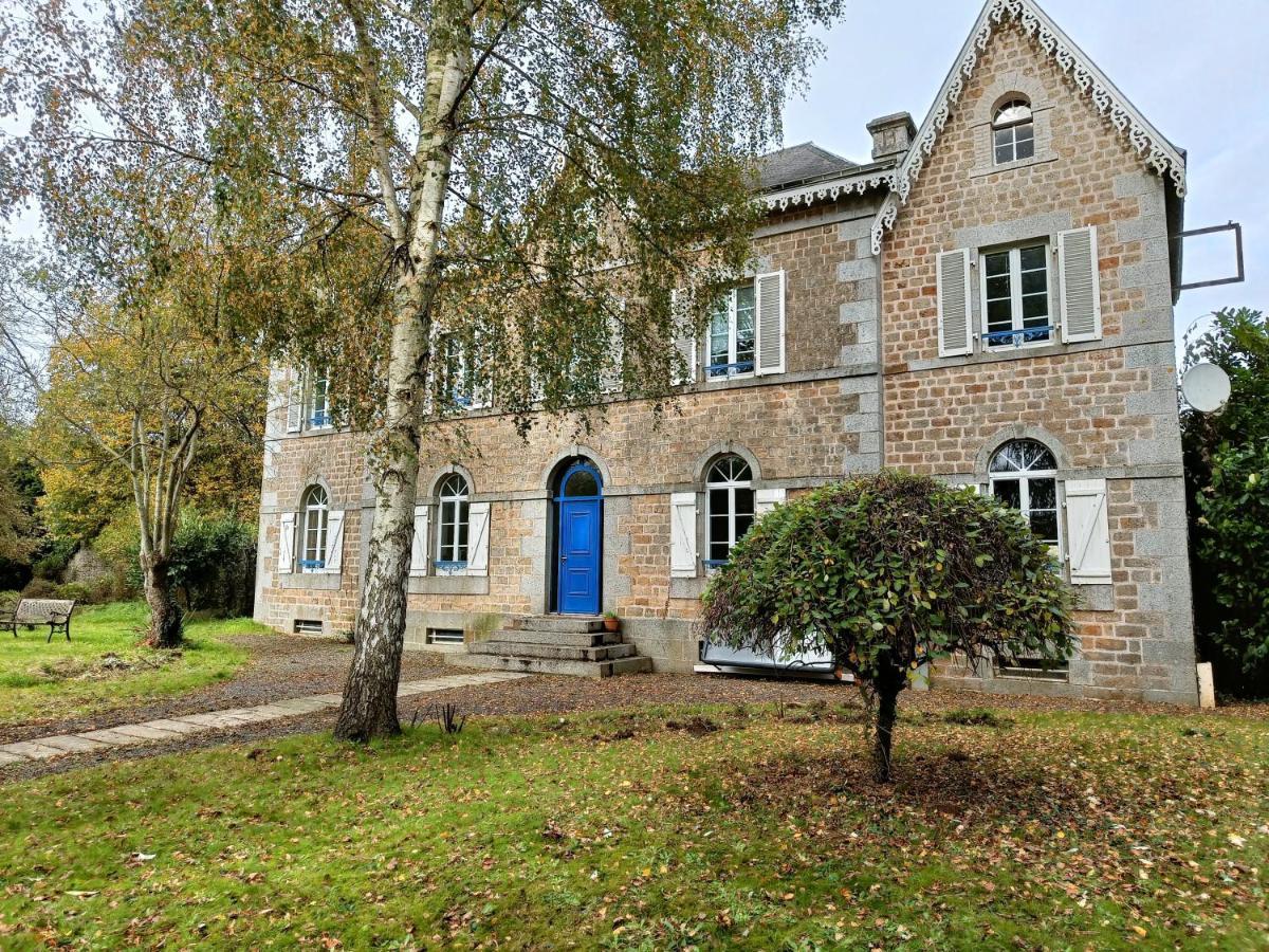 Maison La Motte With Bicycle Parking Saint-Hilaire-du-Harcouët Exteriör bild